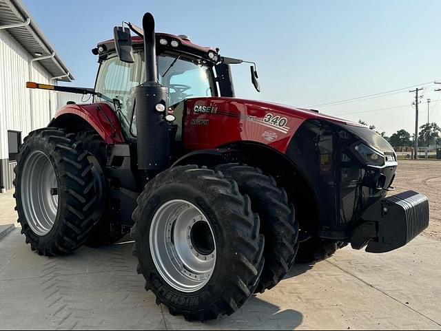 Image of Case IH Magnum 340 equipment image 2