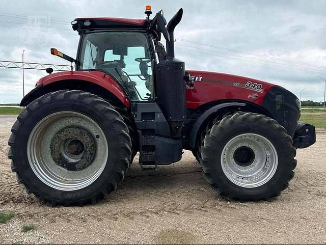 Image of Case IH Magnum 340 equipment image 3