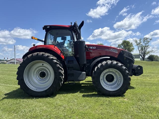 Image of Case IH Magnum 340 equipment image 1
