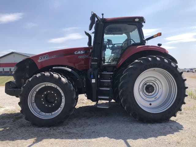 Image of Case IH Magnum 340 equipment image 4