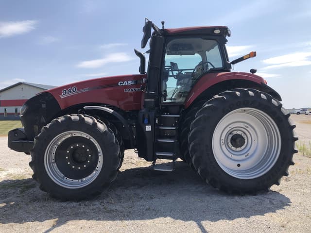 Image of Case IH Magnum 340 equipment image 4