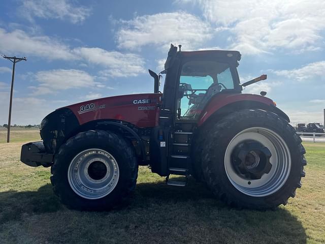 Image of Case IH Magnum 340 equipment image 4