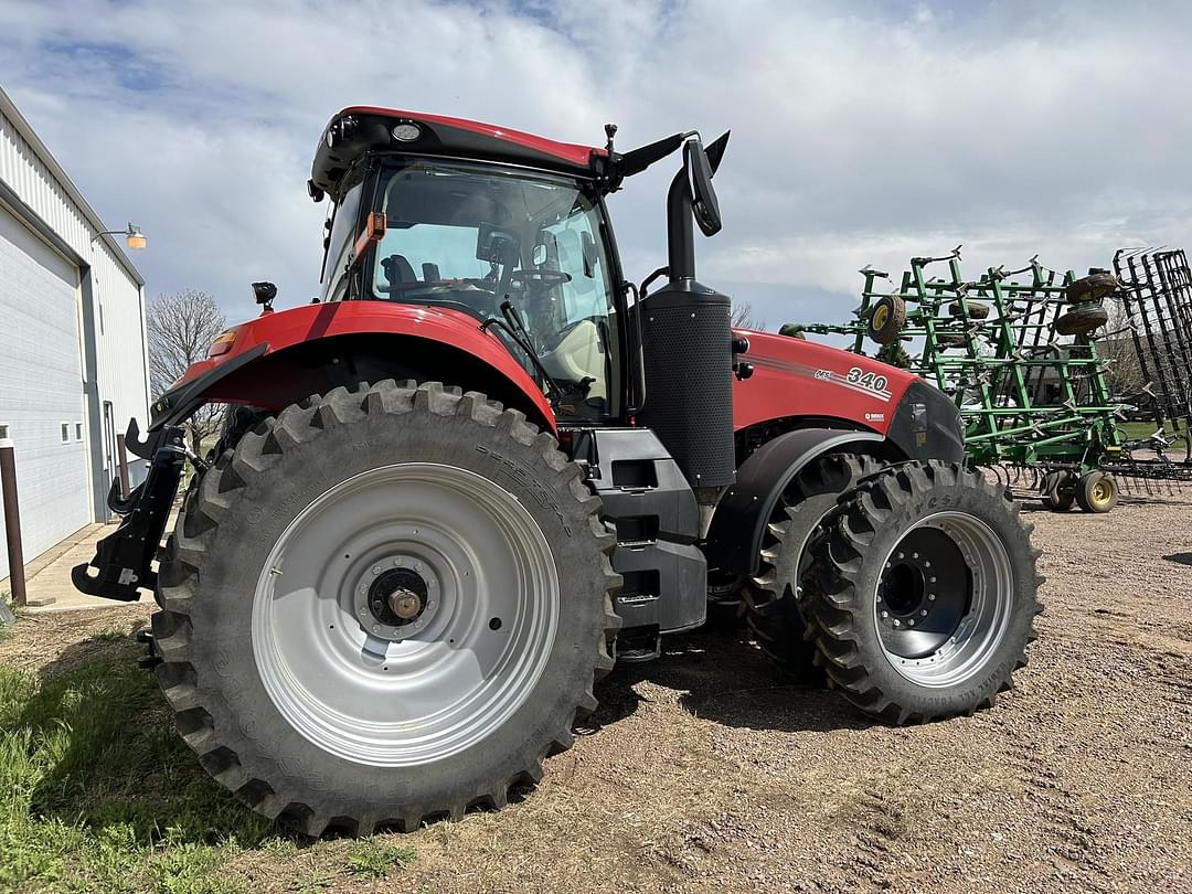 Image of Case IH Magnum 340 Primary image