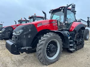 2023 Case IH Magnum 340 Image