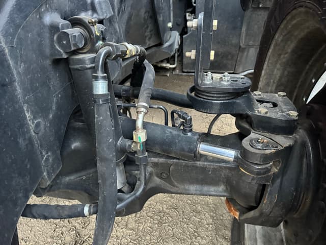 Image of Case IH Magnum 340 equipment image 4