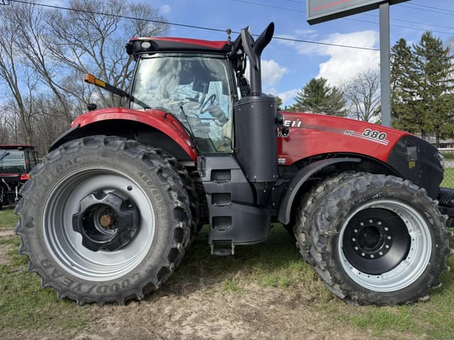 Image of Case IH Magnum 380 equipment image 2