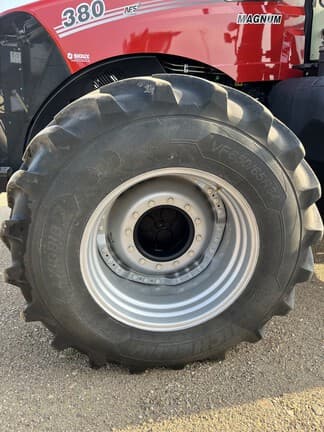 Image of Case IH Magnum 380 RowTrac equipment image 1