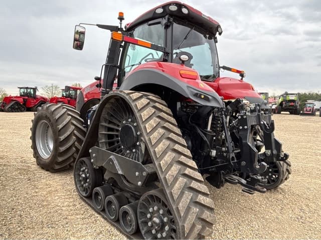 Image of Case IH Magnum 380 RowTrac equipment image 3