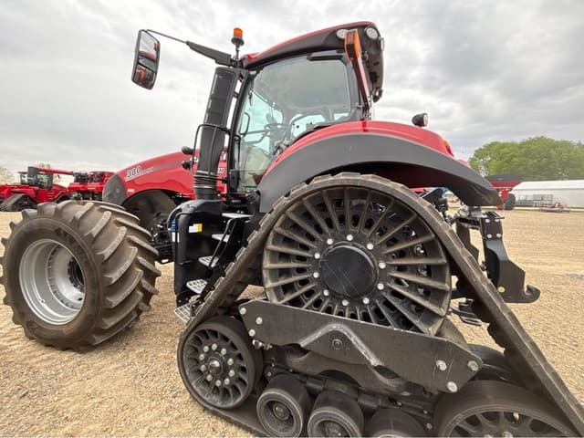 Image of Case IH Magnum 380 RowTrac equipment image 4