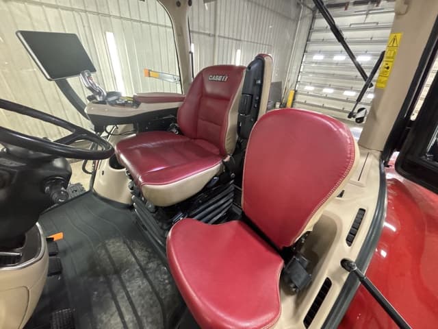 Image of Case IH Magnum 400 equipment image 2