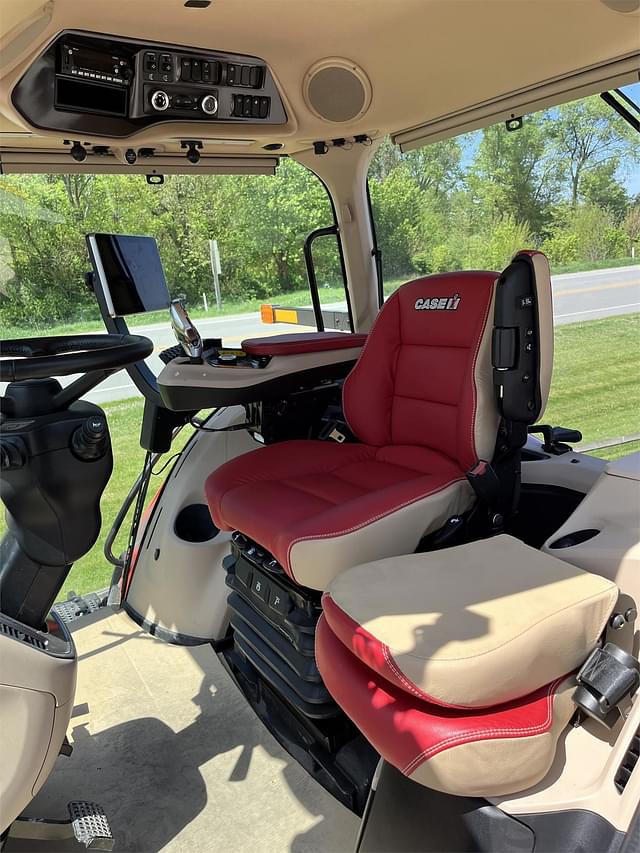 Image of Case IH Magnum 400 equipment image 1