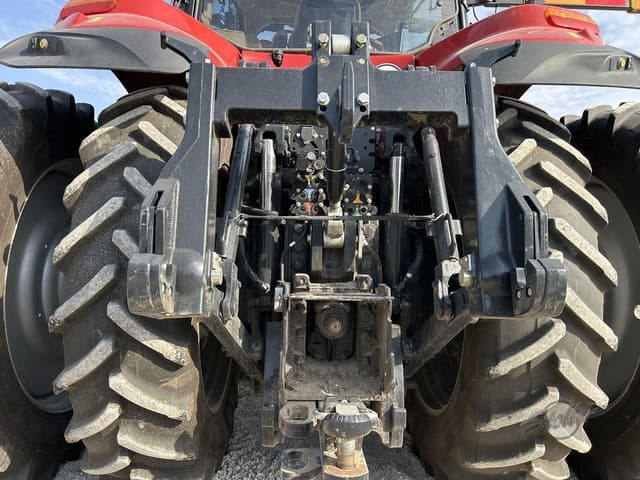 Image of Case IH Magnum 400 equipment image 4