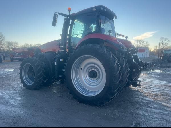 Image of Case IH Magnum 400 equipment image 2