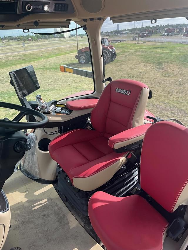 Image of Case IH Magnum 400 equipment image 4