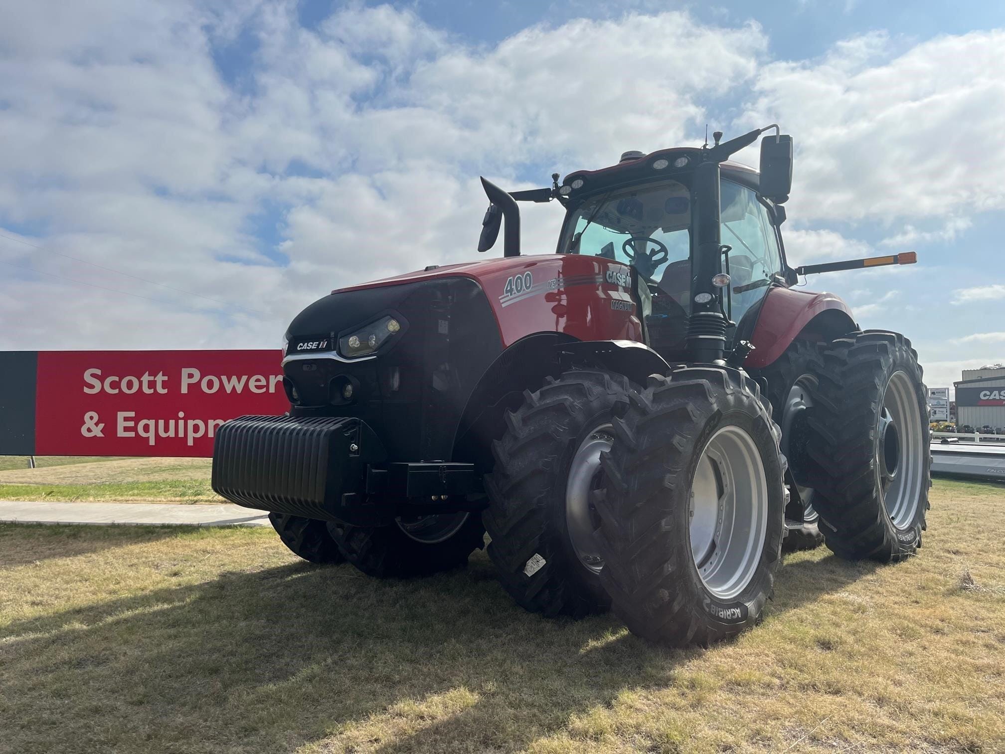 2023 Case IH Magnum 400 Equipment Image0