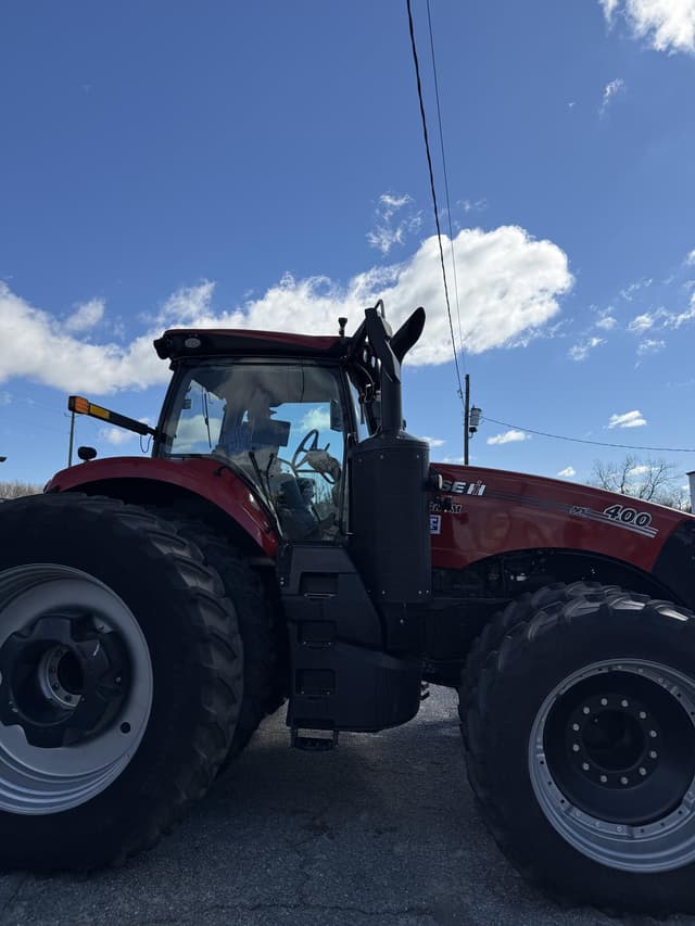 Image of Case IH Magnum 400 equipment image 4