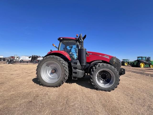 Image of Case IH Magnum 400 equipment image 2