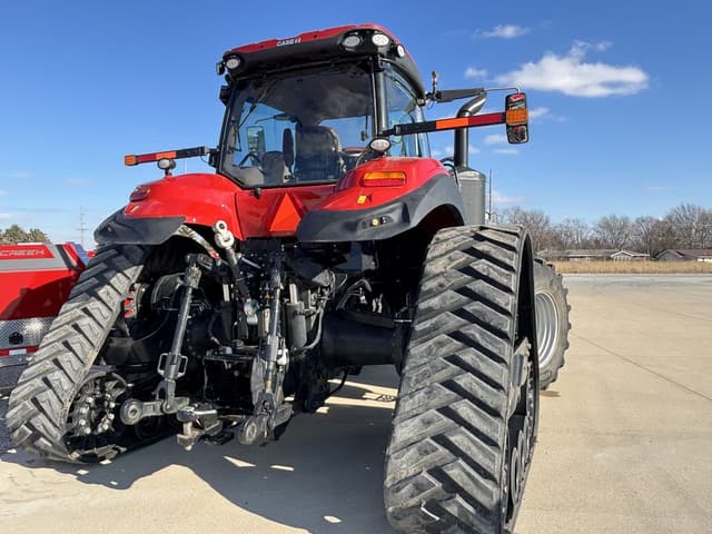 Image of Case IH Magnum 400 Rowtrac equipment image 2