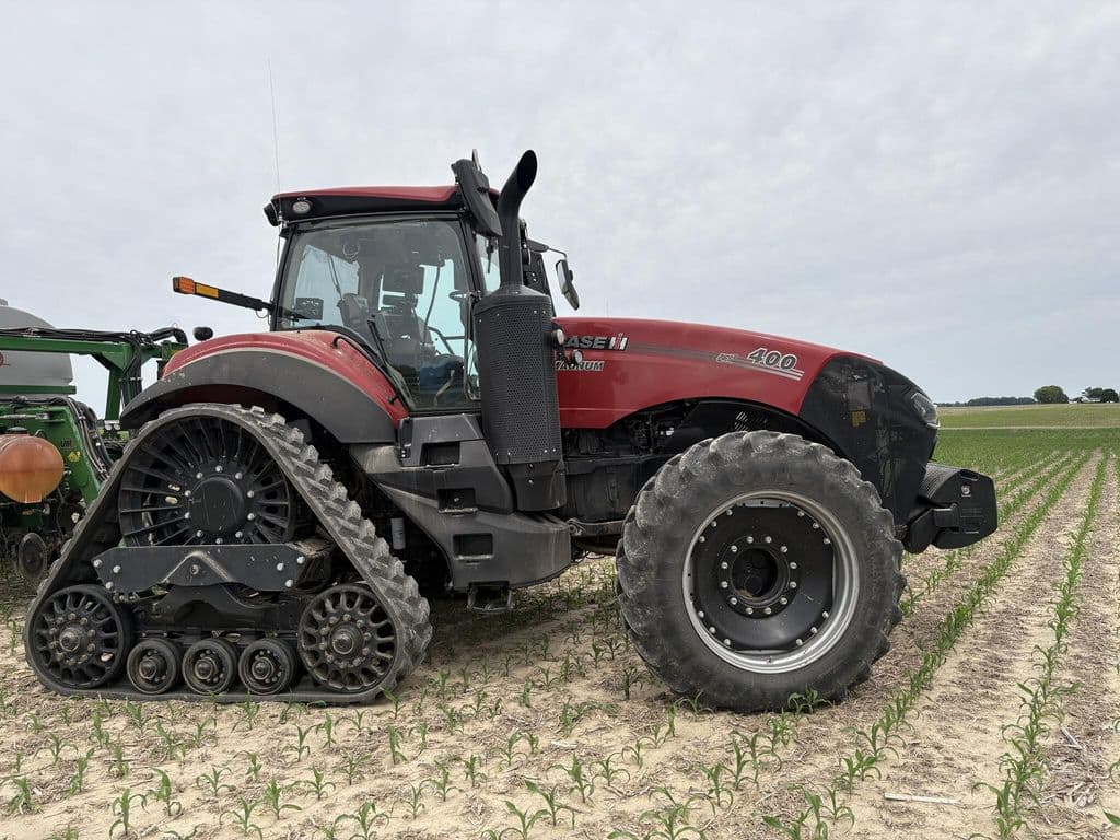Image of Case IH Magnum 400 Rowtrac Primary Image