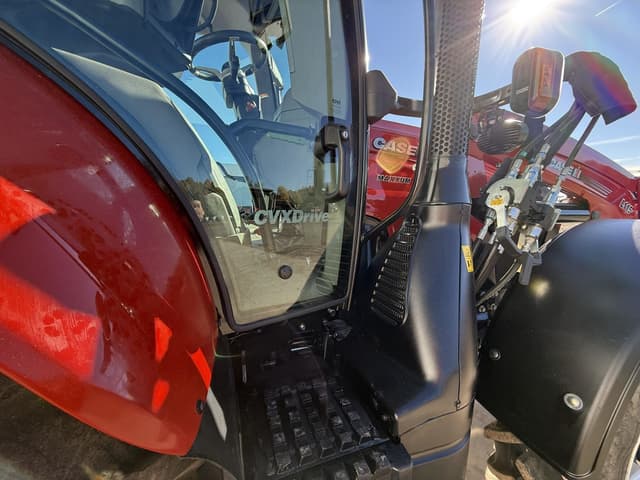 Image of Case IH Maxxum 150 equipment image 4