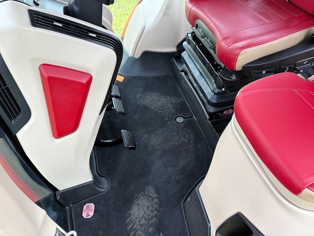 Image of Case IH Optum 300 equipment image 4