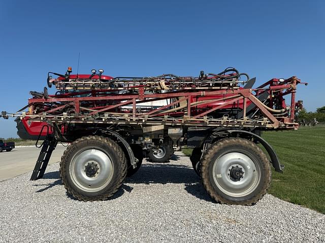 Image of Case IH Patriot 3250 equipment image 4