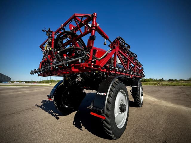 Image of Case IH Patriot 3250 equipment image 4