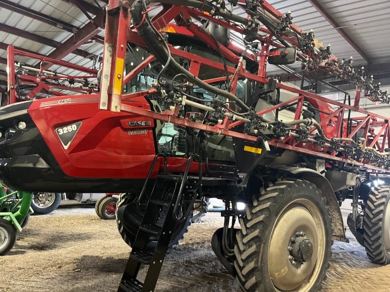 Image of Case IH Patriot 3250 Image 1