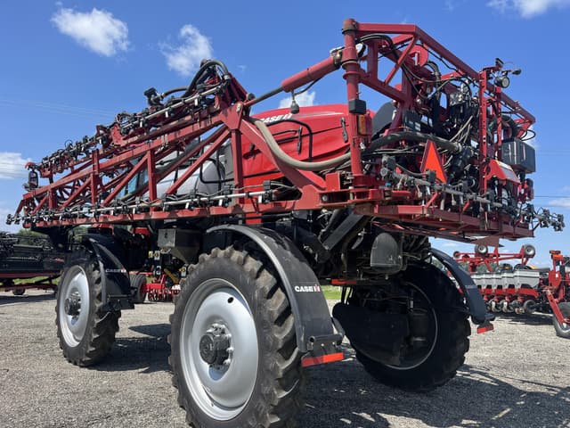Image of Case IH Patriot 3250 equipment image 4