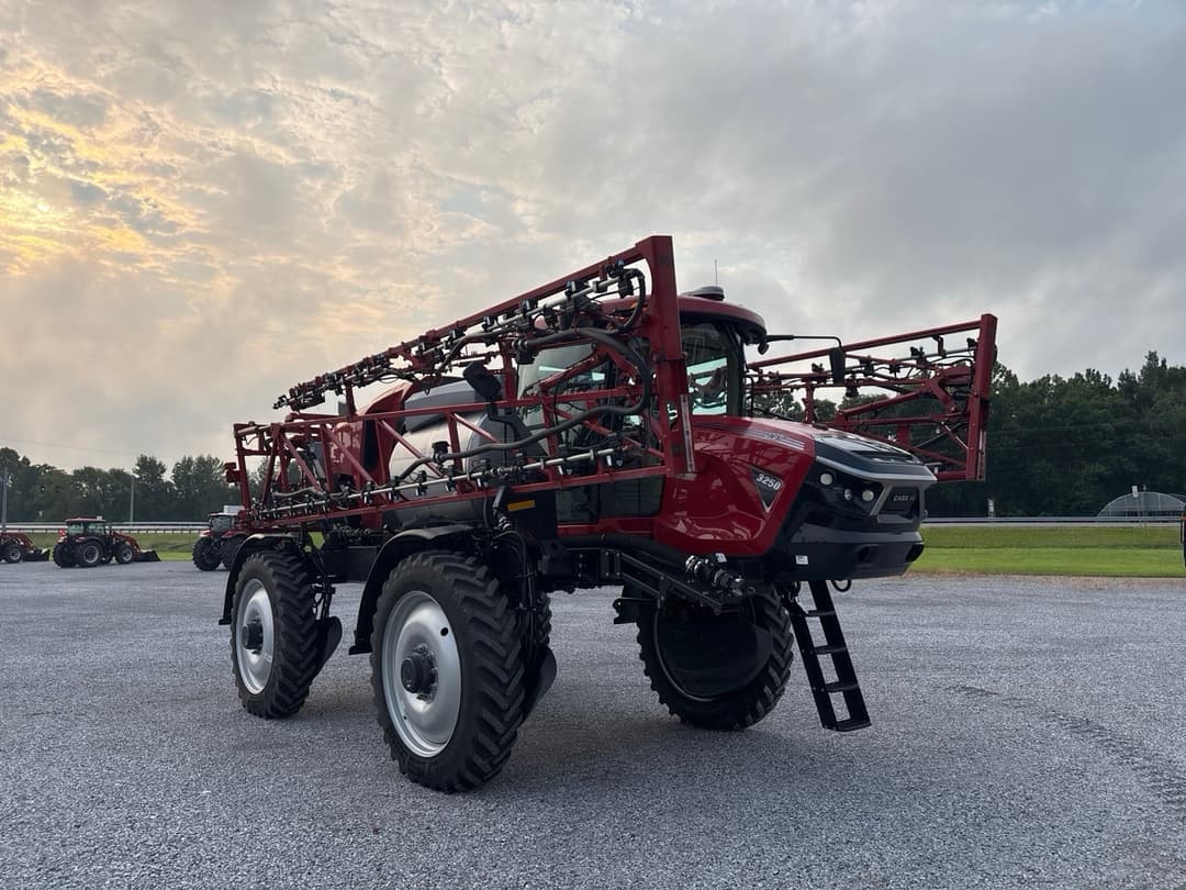 Image of Case IH Patriot 3250 Primary image