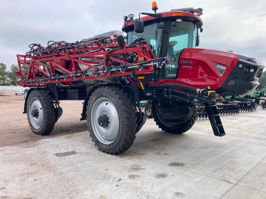 Image of Case IH Patriot 4350 Image 1