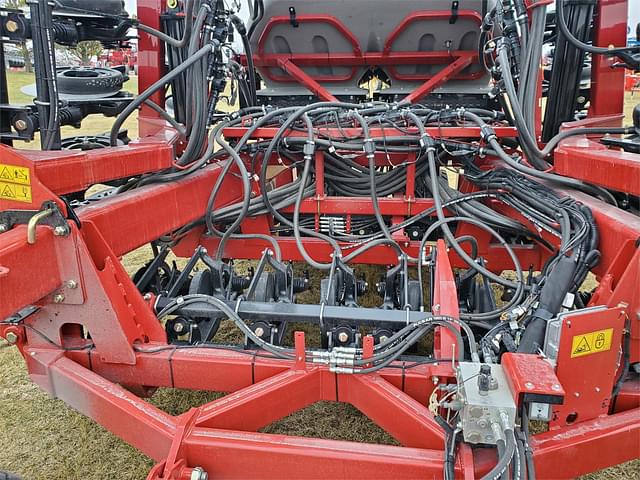 Image of Case IH 550T equipment image 3