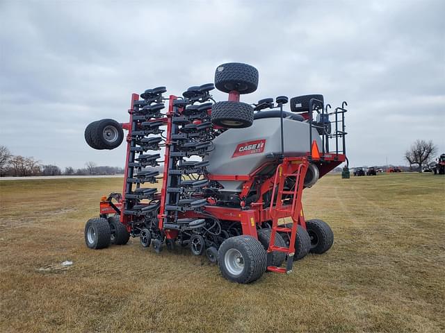 Image of Case IH 550T equipment image 2