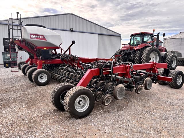 Image of Case IH 550T equipment image 2