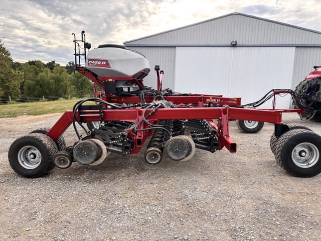 Image of Case IH 550T equipment image 1