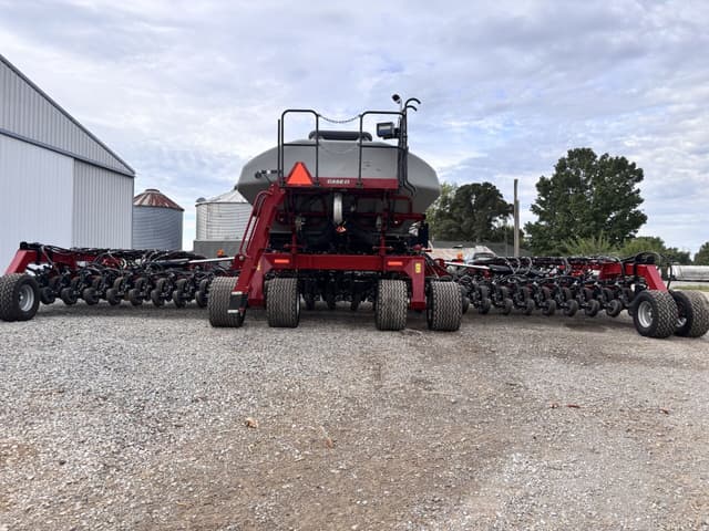 Image of Case IH 550T equipment image 3