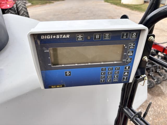 Image of Case IH 550T equipment image 4