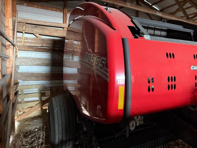 Image of Case IH RB565 equipment image 2