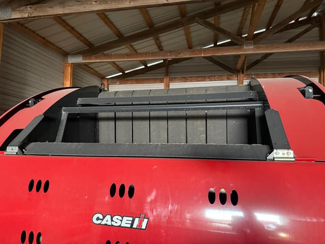 Image of Case IH RB565 equipment image 4