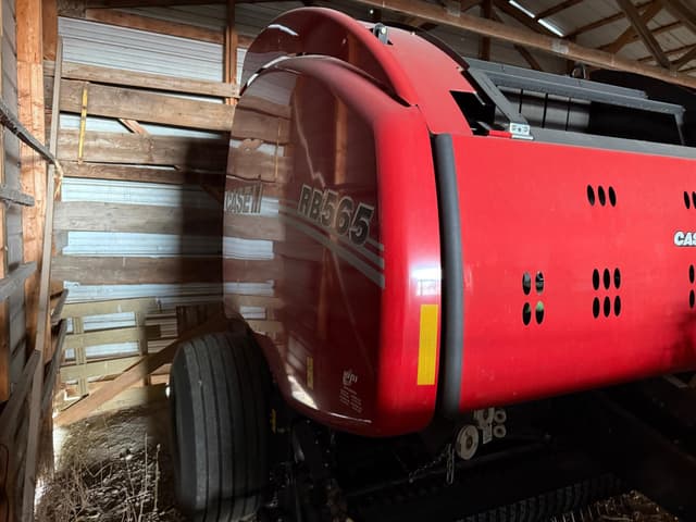 Image of Case IH RB565 equipment image 2