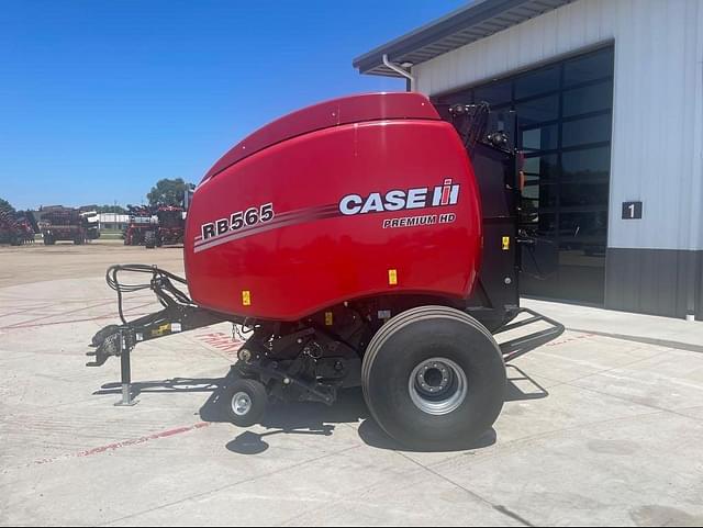 Image of Case IH RB565 equipment image 1