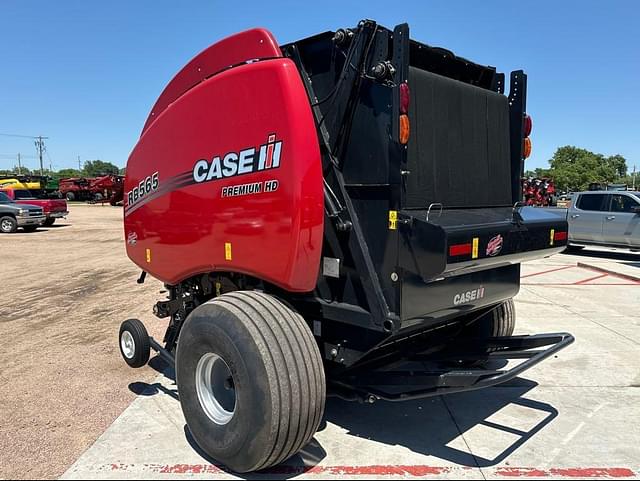 Image of Case IH RB565 equipment image 3