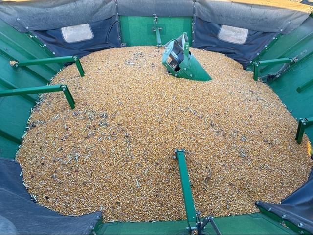 Image of John Deere S780 equipment image 1