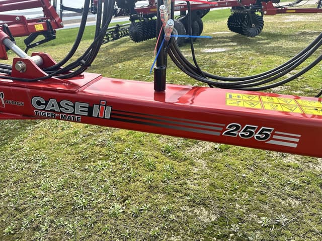 Image of Case IH Tigermate 255 equipment image 4