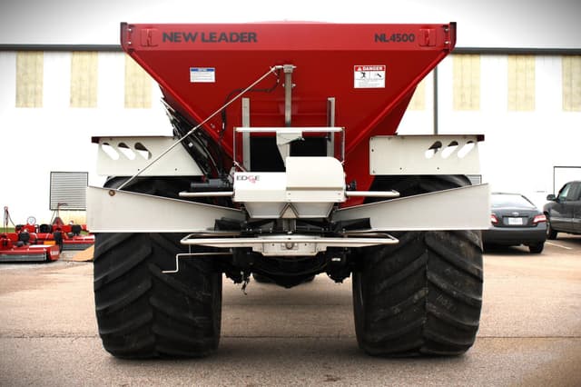 Image of Case IH Titan 3540 equipment image 3