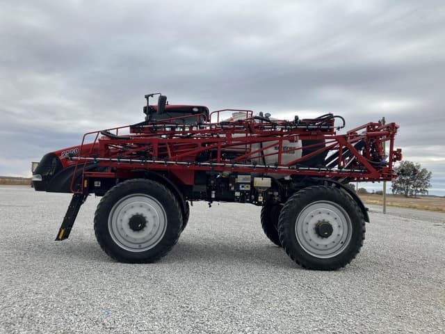 Image of Case IH 5550 Trident equipment image 1