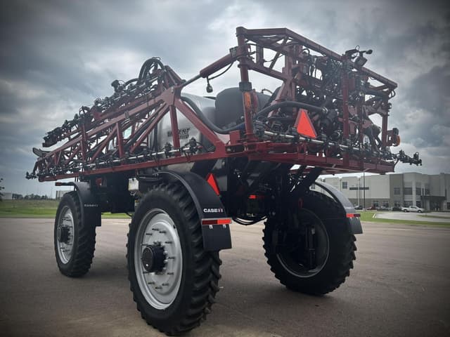 Image of Case IH 5550 Trident equipment image 2