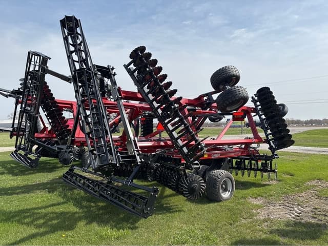 Image of Case IH Barracuda 335 equipment image 2