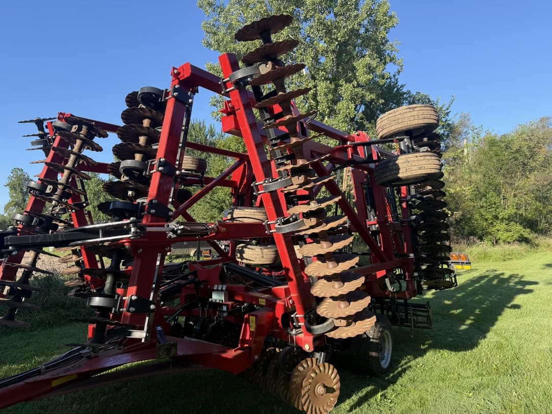 Image of Case IH 335VT Primary image