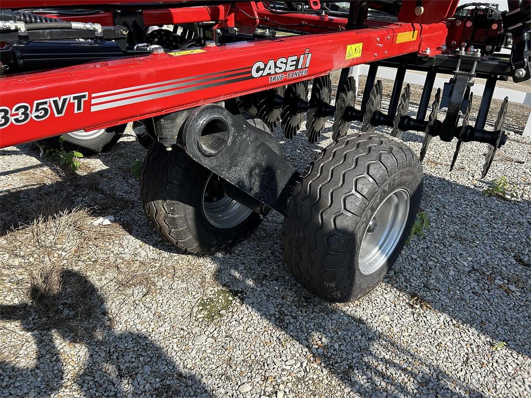 Image of Case IH 335VT Image 1